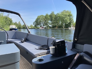 morning Nespresso, 220v on board